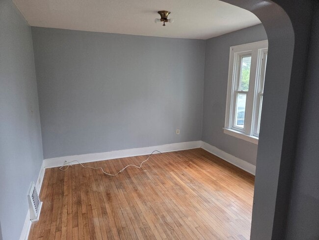 2008-2010 Erie Blvd. W - 2008-2010 Erie Blvd. W Apartment