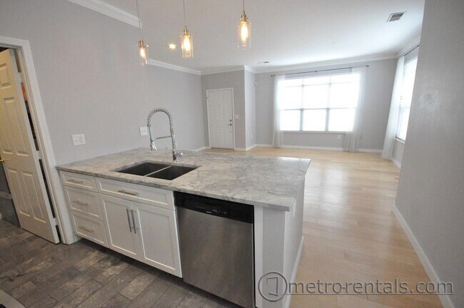 Building Photo - 27 Buttles Ave