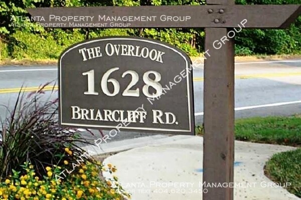 Building Photo - 1628 Briarcliff #8