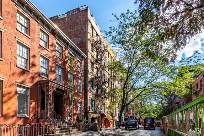 Building Photo - 128 McDougal St