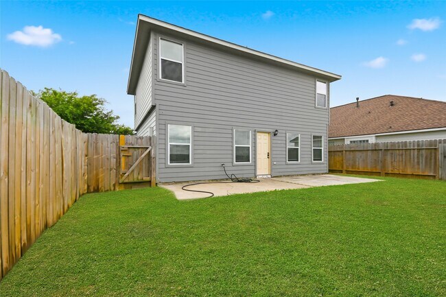 Foto del edificio - 14511 Long Meadow Dr