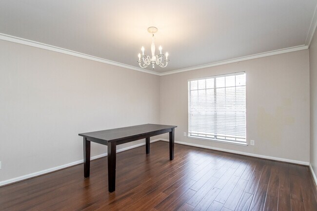 Foto del edificio - 12605 Pleasant View Dr