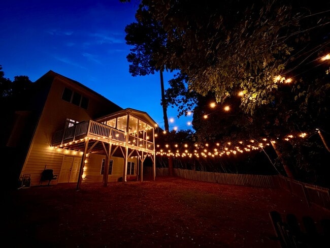 Foto del edificio - 7829 Harps Mill Woods Run