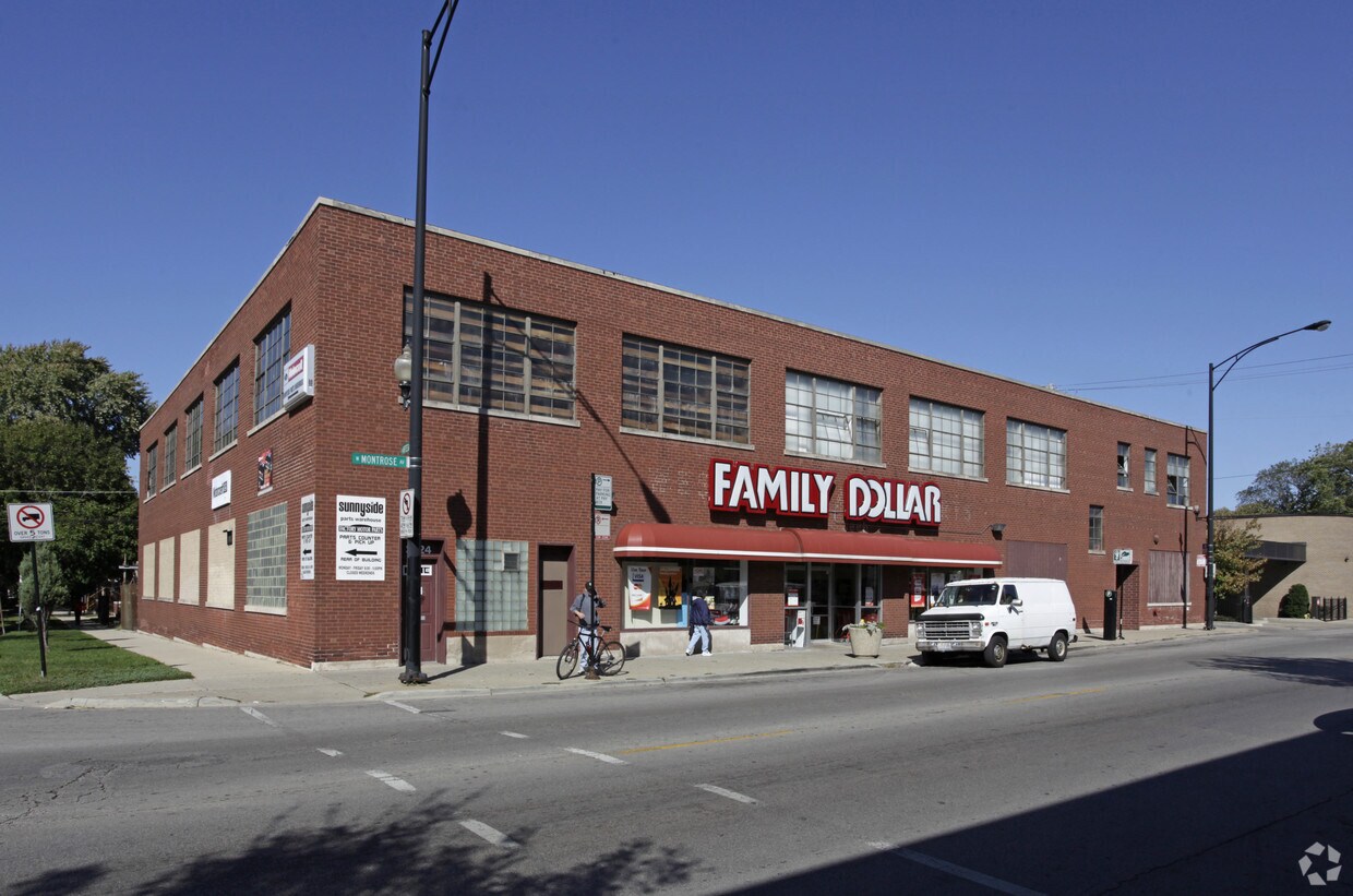 Foto principal - 2416-2424 W Montrose Ave