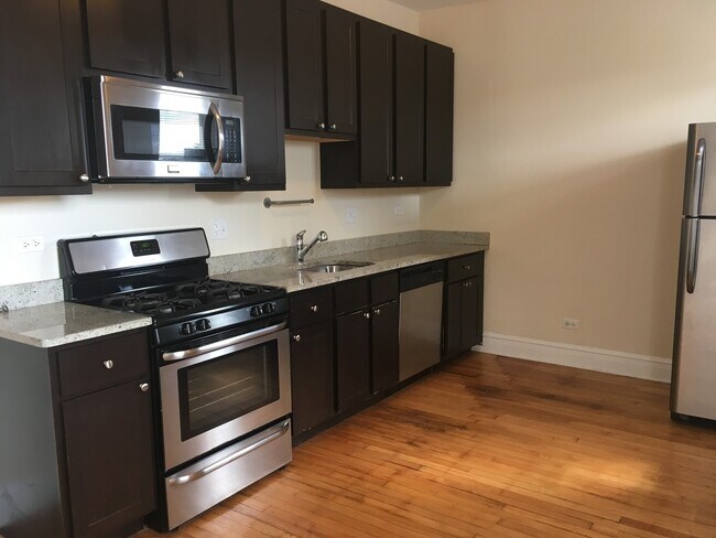 Foto del edificio - 4956 N St Louis Ave