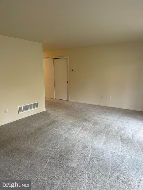 Building Photo - 105 Foxfire Dr