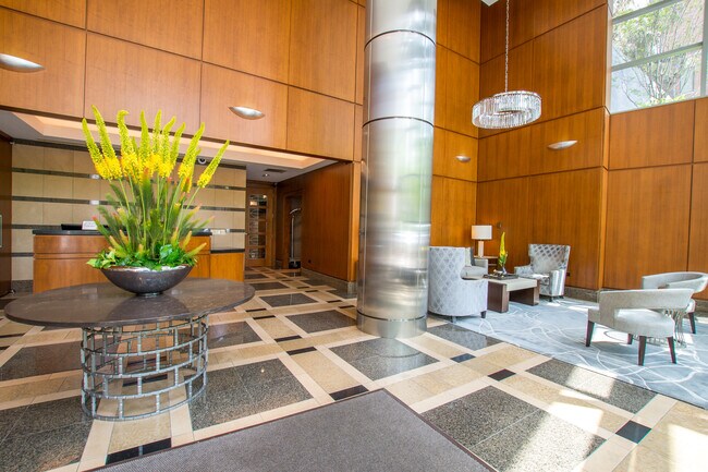 Lobby - 201 N Westshore Dr