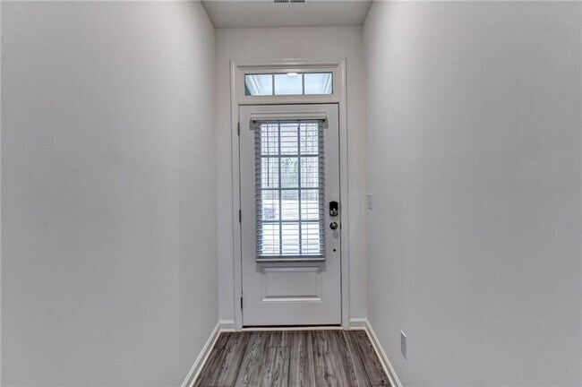 Building Photo - 477 Danville Ave