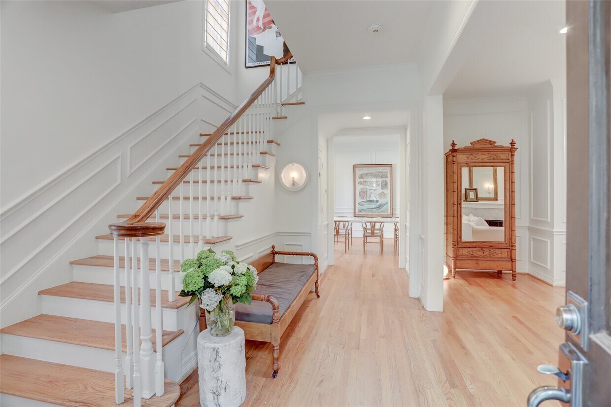 Foto principal - 2703 Mid Ln