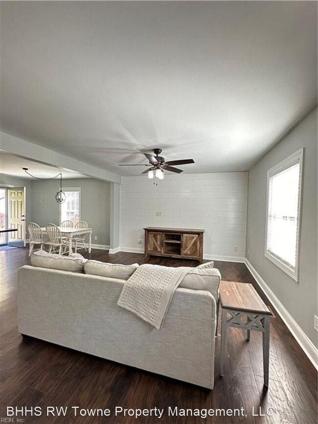 Building Photo - Studio, 2 bath House - 34067 King William Rd