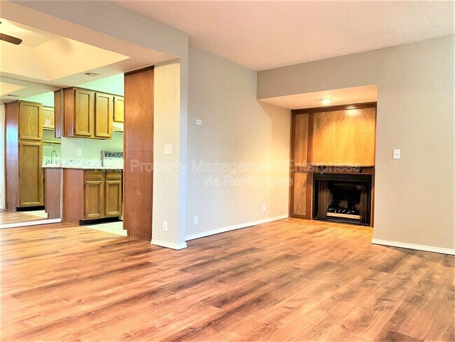 Foto del edificio - 11431 Springhollow Rd