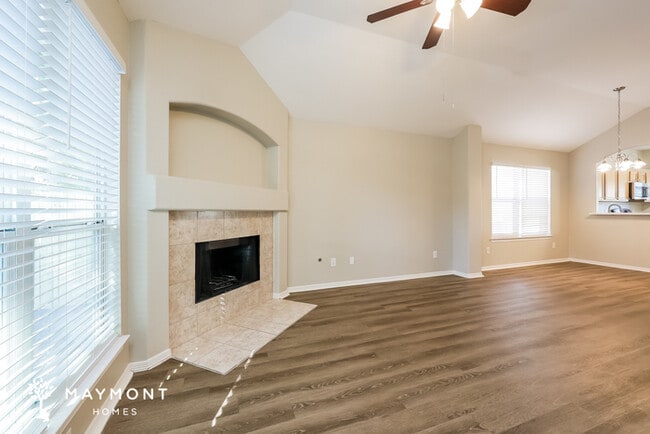 Foto del edificio - 2221 Nicholas Crossing