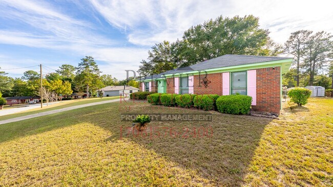 Building Photo - 6634 Hensley Dr