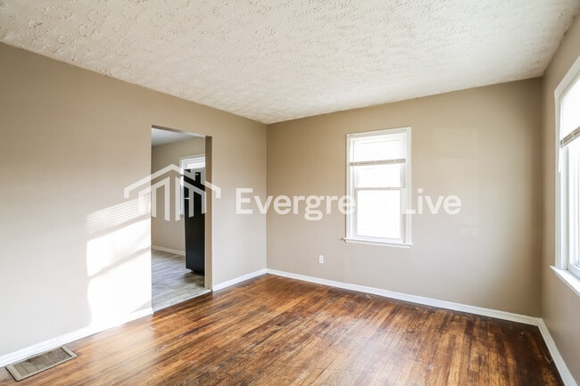 Building Photo - 2330 Lexington Ave