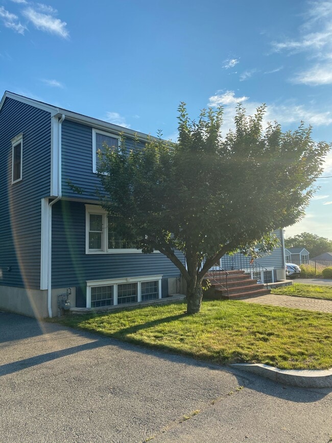 Building Photo - 27 Eaton Street Ext