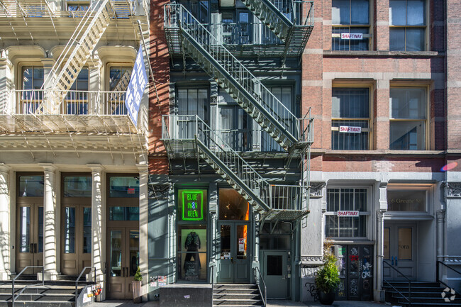Building Photo - 8 Greene St