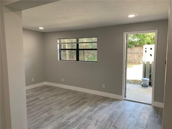 Foto del edificio - 5132 NE 18th Ave