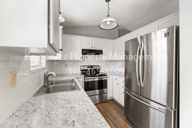 Building Photo - 1610 Summerwood St