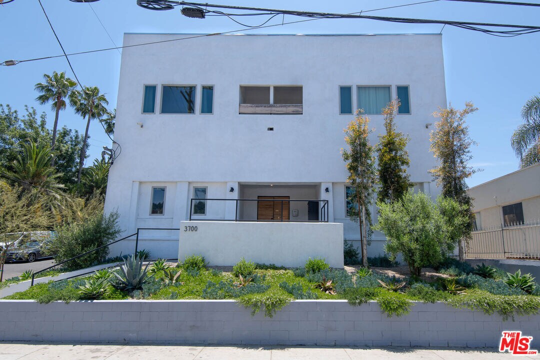 Foto principal - 3700 W Sunset Blvd