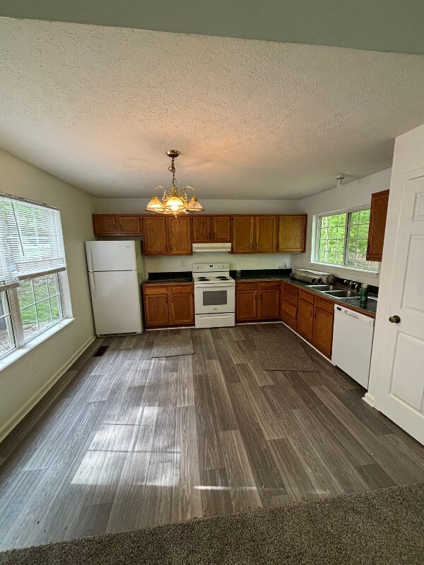 Foto del edificio - 33 Wisteria Ln