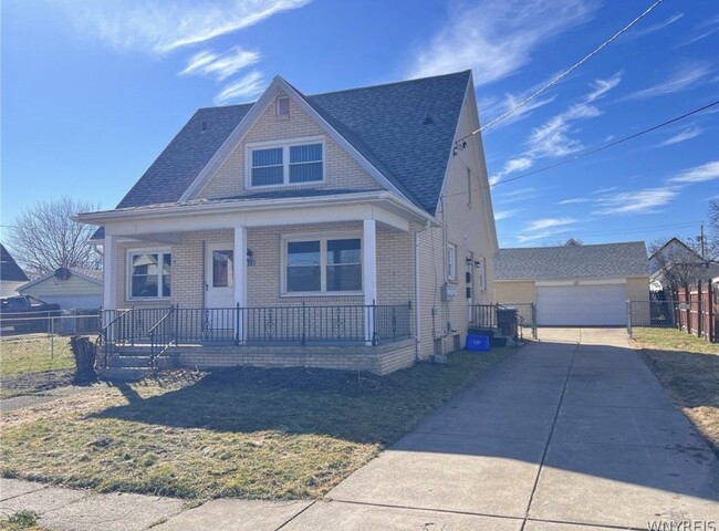 Building Photo - 134 Colby St