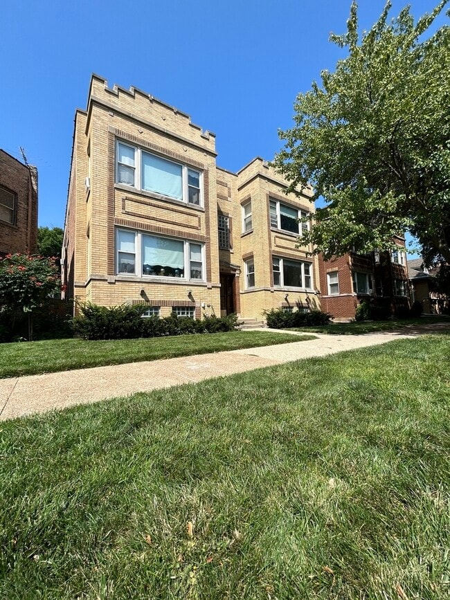 Building Photo - 3708 N Whipple St