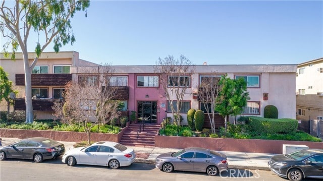 Foto del edificio - 5403 Newcastle Ave