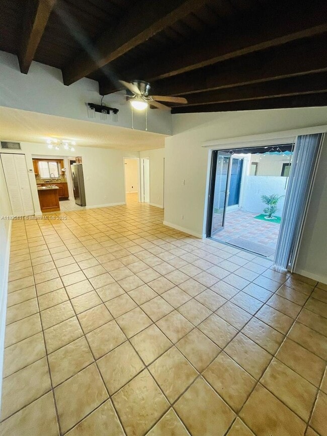 Building Photo - 6519 SW 114th Ave