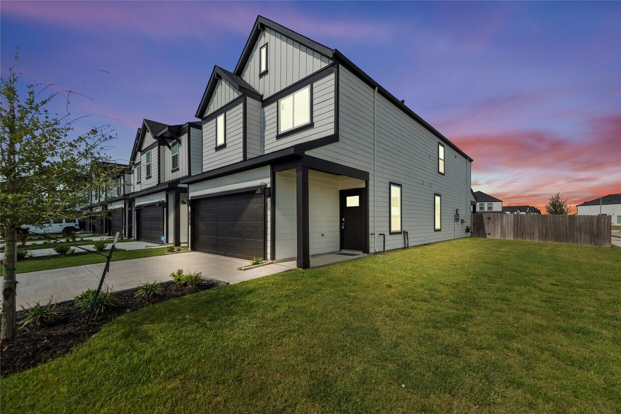 Foto principal - 12302 N Greenwood St