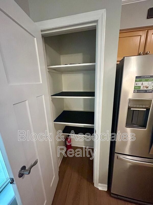 Building Photo - 409 Gooseneck Dr