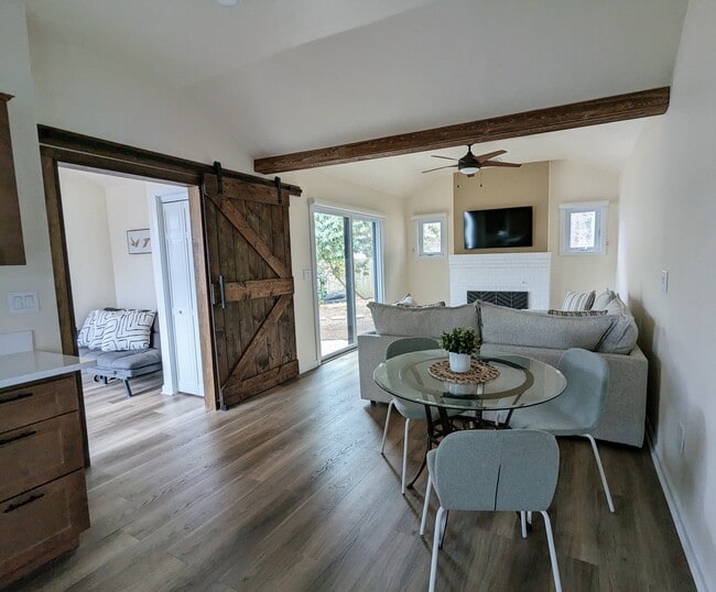 Dining area - 35 Willowwood Ave