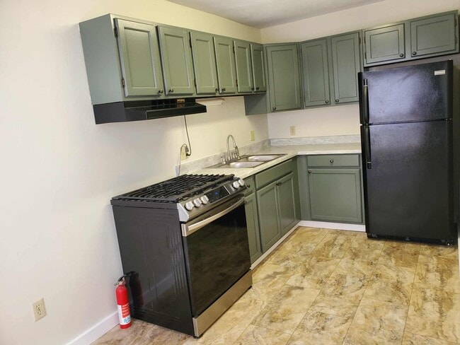 Building Photo - 252 Gompers Ave