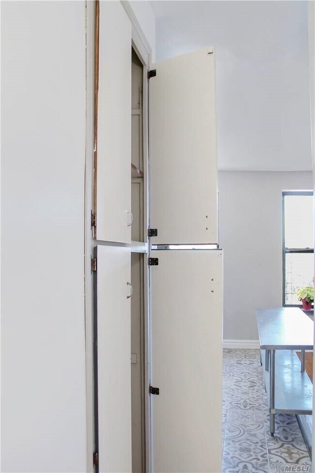 Building Photo - 18-64 Dekalb Ave