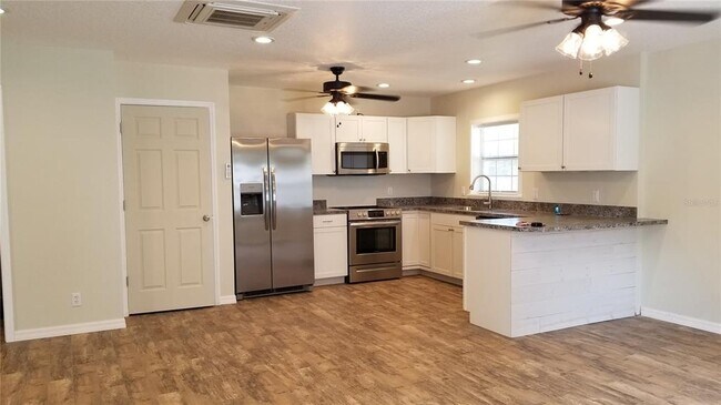 Building Photo - 206 Hunting Lodge Dr