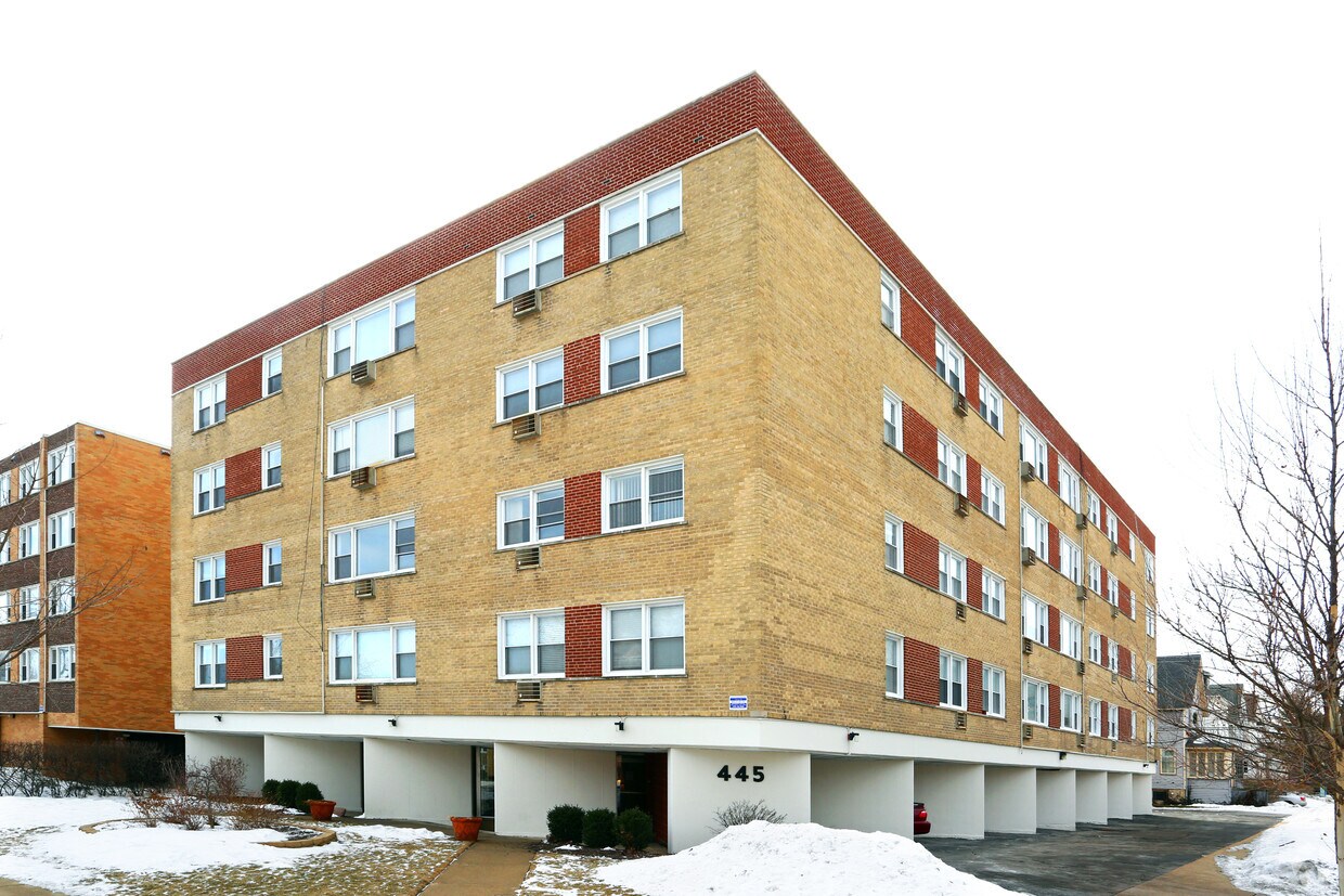 Primary Photo - 445 Sherman Ave