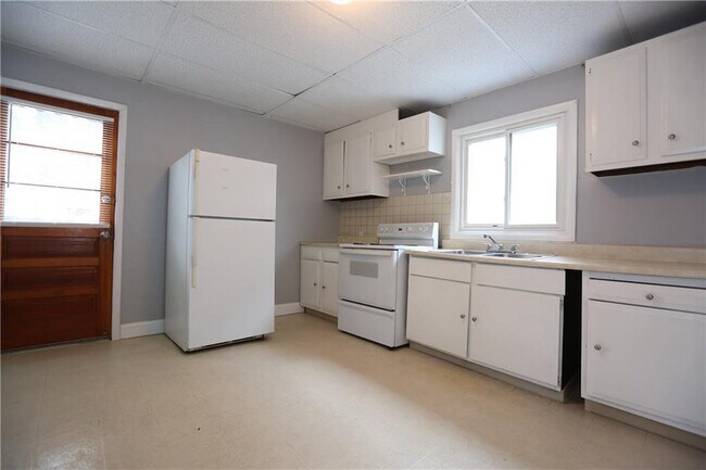 Building Photo - 430 Ridgeway Ave