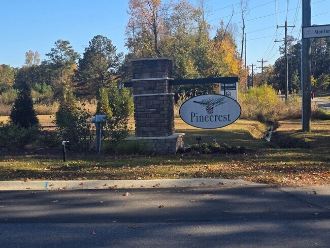 Foto del edificio - Just Built 3 bed 2.5 bath house in Pinecrest Subdivision