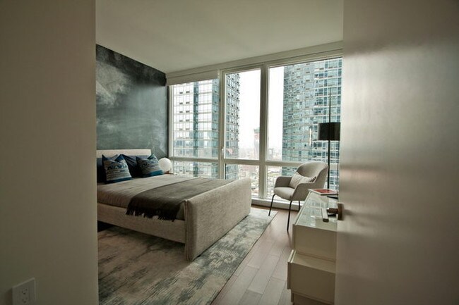 Foto del edificio - 605 W 42nd St
