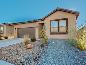 Building Photo - 2023 Silver Dollar St SE