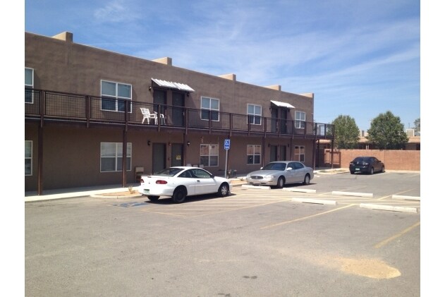 Foto del edificio - 813 Ortiz Dr SE