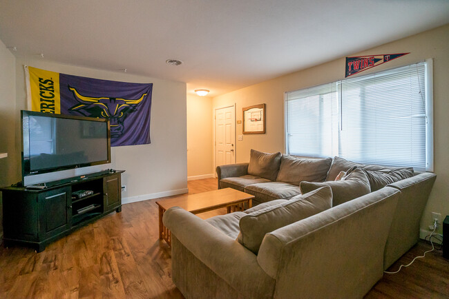 Foto del edificio - 1211 Highland Ave