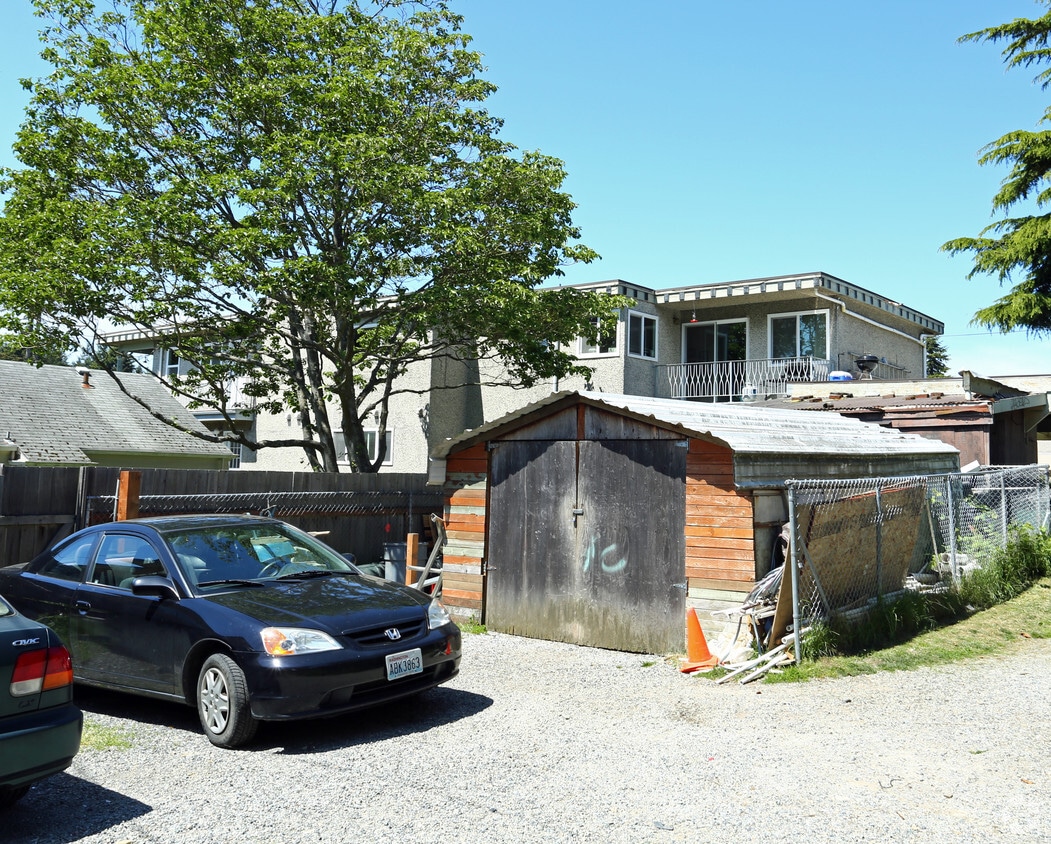 Building Photo - 3820 34th Ave W