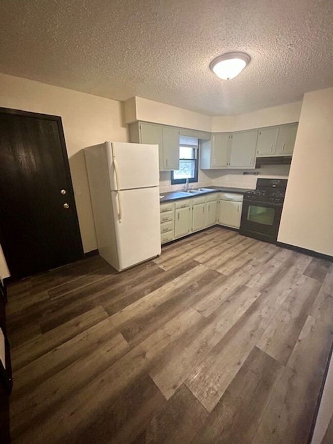 Building Photo - Southside Duplex