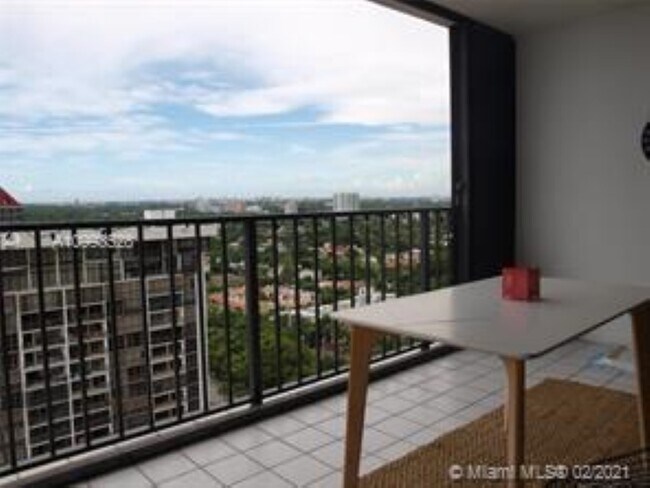 Foto del edificio - 1901 Brickell Ave