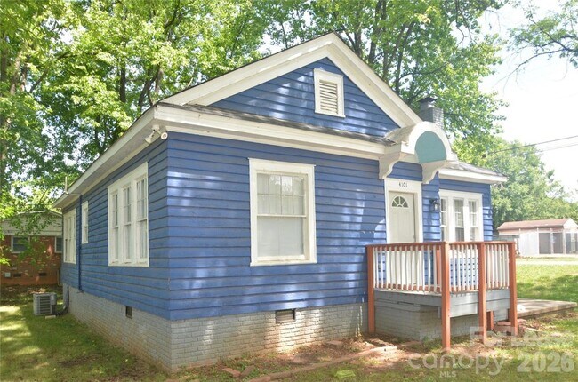 Foto del edificio - 4101 Gossett Ave