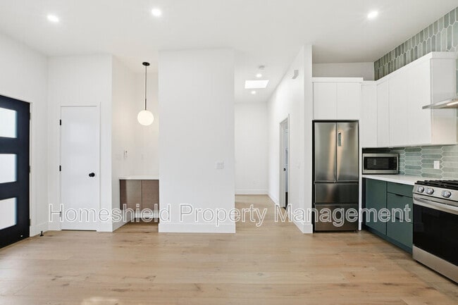 Foto del edificio - 3704 Wilcox St