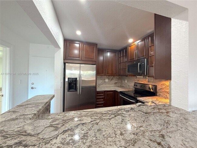 Foto del edificio - 2640 NE 135th St