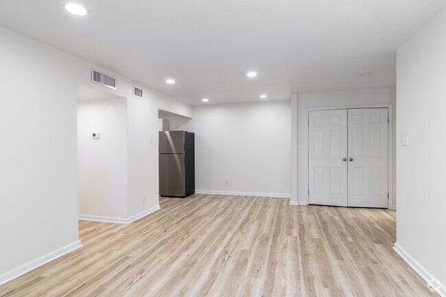 1BR, 1BA - 750SF - Dining Room - The Veranda Apartment Homes