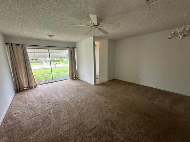 Foto del edificio - 933 Savannas Point Dr