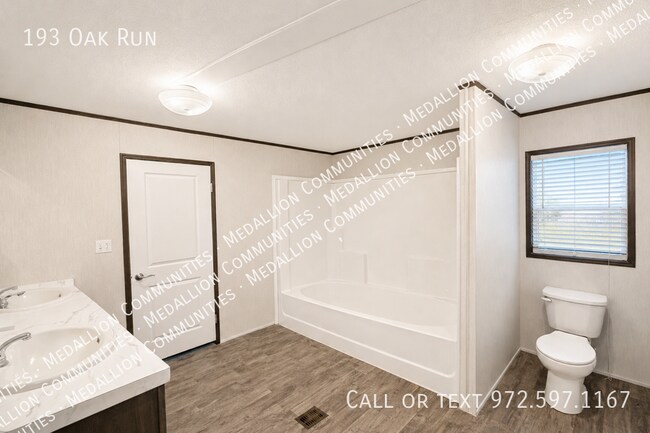 Foto del edificio - 193 Oak Run